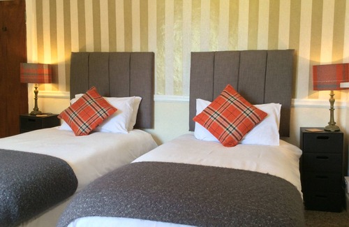 Glasbury House | Aberllynfi Riverside Guesthouse