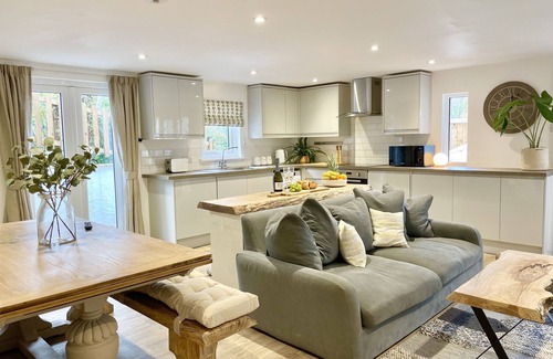 Raymonds Hill Cottage | ABODE, pet friendly, character holiday cottage in Raymond's Hill