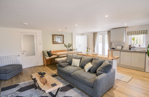 Raymonds Hill Cottage | ABODE, pet friendly, character holiday cottage in Raymond's Hill