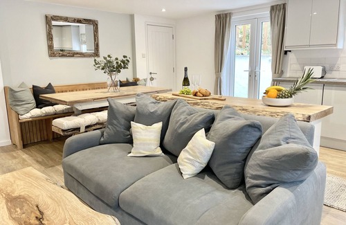 Raymonds Hill Cottage | ABODE, pet friendly, character holiday cottage in Raymond's Hill