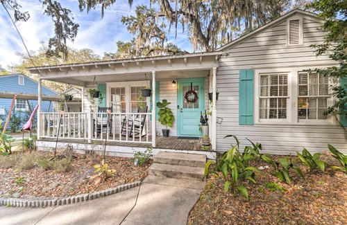 Winter Garden House | about 12 Mi to Disney Downtown Winter Garden Cottage!