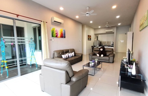 Downtown Kota Kinabalu Condo | Above Imago Shopping Mall 10 Pax 3 Rooms 2 Bathrooms (River & Slightly Sea View)