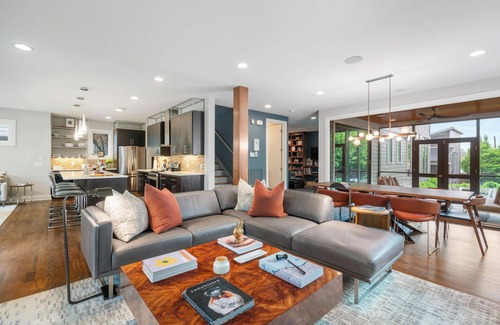 Historic Edgefield House | Above Nashville Urban | 1 Mile to Downtown! | Pool | 5 Beds | Office
