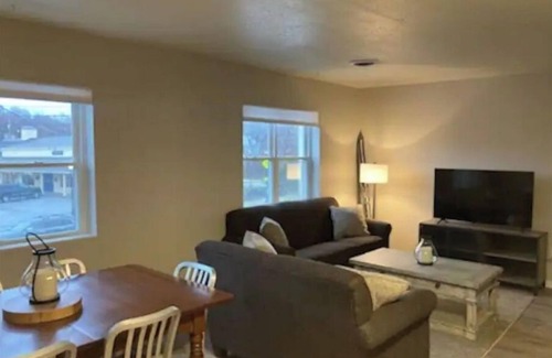 Manchester Apartment | Above the Mat- Downtown Apartment