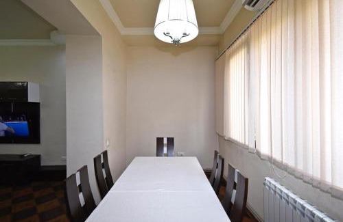 Kentron Apartment | Abovyan street, 1 bedroom Beautiful Renovated, Spacious apartment AB130
