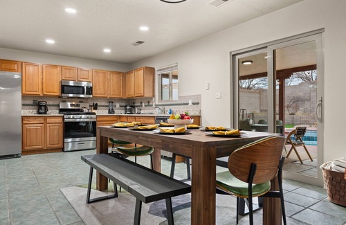 Paradise Hills Civic House | ABQ Oasis! Pool and Hot Tub OPEN ALL YEAR!, Game Room, Golf, Great for Reunions!