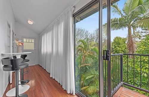 New Farm Apartment | Abracadabra! ~ 1Bed/1Bath/Balconies ~ New Farm