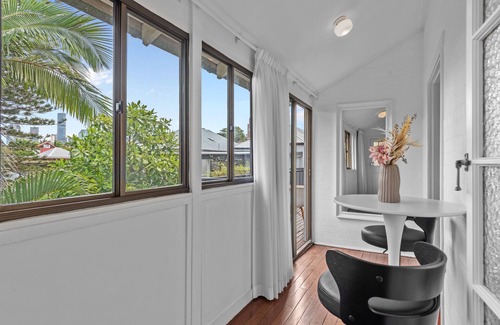 New Farm Apartment | Abracadabra! ~ 1Bed/1Bath/Balconies ~ New Farm