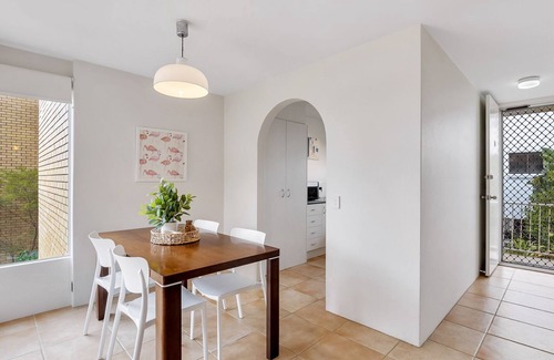 Alexandra Headland Apartment | Absolute beachfront 2 bedroom apartment with magical ocean views, watch whales from your balcony