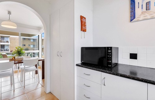 Alexandra Headland Apartment | Absolute beachfront 2 bedroom apartment with magical ocean views, watch whales from your balcony