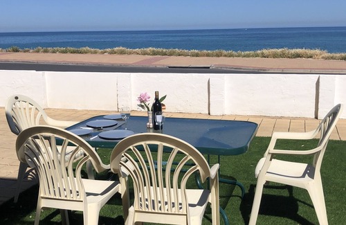 Somerton Park Apartment | Absolute Beachfront!