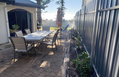 Moana House | Absolute Beachfront Getaway Moana Beach