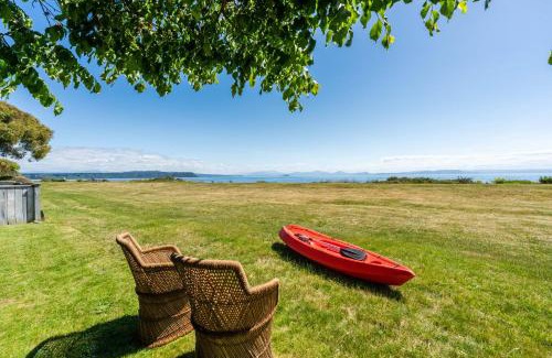 Waitahanui House | Absolute Lakefront