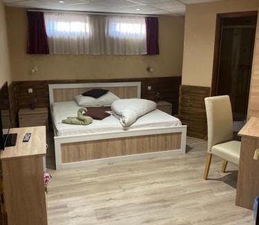 Nyirbator Hotel | Abszolút Hotel és Panzió