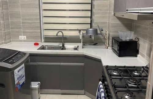 Sakumono Apartment | Aby's Serene Oasis|Pool view|City Centre|WiFi
