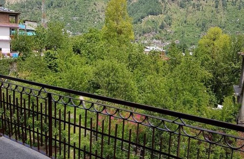Old Manali House | Abys Hut