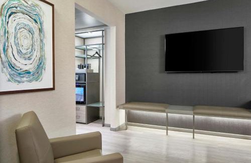 West Oak Hill Hotel | AC Hotel by Marriott Austin Hill Country