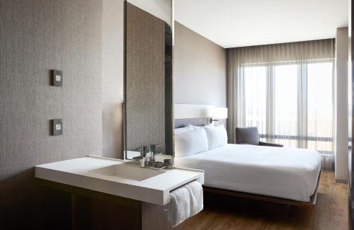 South Loop Hotel | AC Hotel by Marriott Bloomington Mall of America
