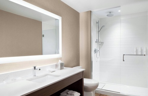 Downtown Ottawa Hotel | AC Hotel BY Marriott Ottawa Dwtn