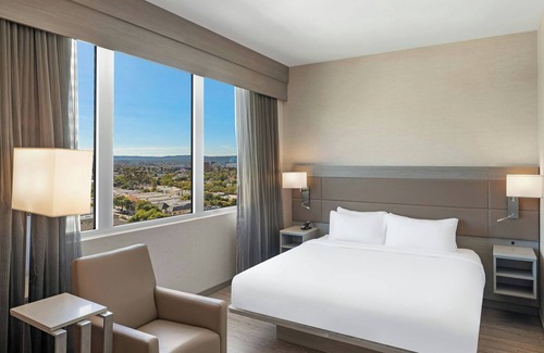 Carthay Circle Hotel | AC Hotel by Marriott Beverly Hills