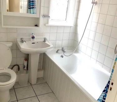 Rochford Apartment | AC Lounge 115