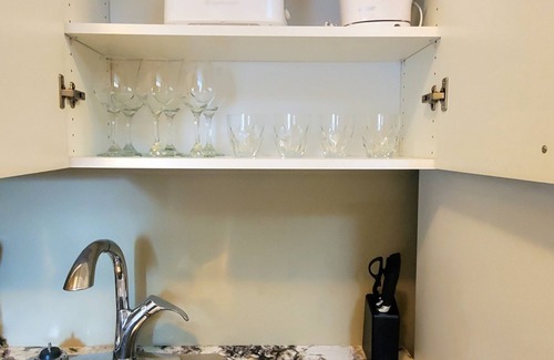 Chilliwack House | AC Private 2BR Suite Near Fishing ,Heritage Park, Coliseum , HWY 1 , Cultus Lake