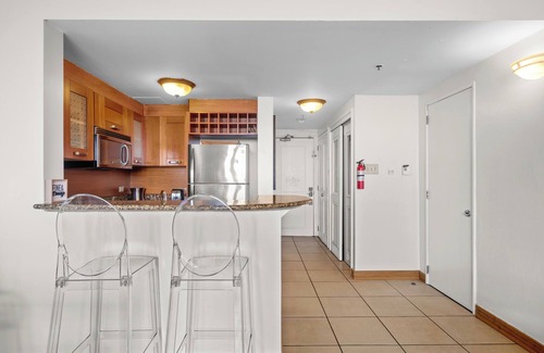 Puerta de Tierra Apartment | AC | Private balcony | Stunning ocean views | Old San Juan
