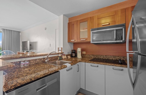 Puerta de Tierra Apartment | AC | Private balcony | Stunning ocean views | Old San Juan