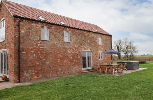 Boston House | Acacia Barn