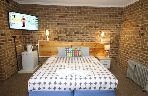 Jindabyne Hotel | Acacia Snowy Motel