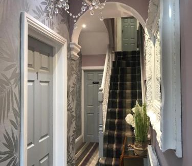 Guildford Bed & Breakfast | Acacia Villas Guest House