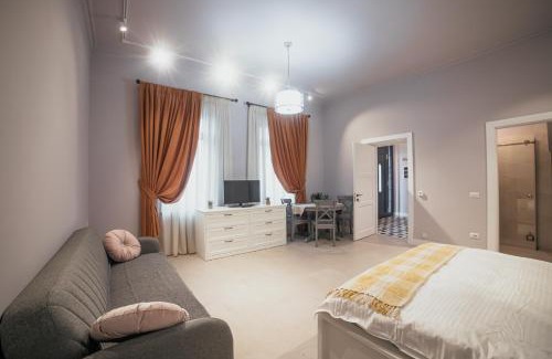 Focsani House | Academy Home