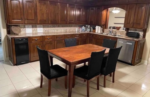 Lafayette House | Acadie EVENT Retreat w/POOL for 14+ w/GameRoom