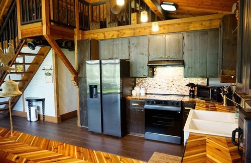 Hernando Cabin | Access to secret spring, free canoes. Nature Lovers paradise!