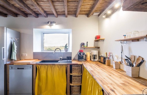 Beuvrigny Cottage | Accessible Countryside Retreat: Pet-Friendly, Private Garden, Terrace, Wi-Fi, EV Charger