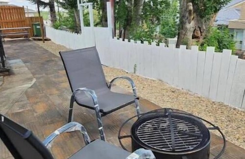 Highland Park House | Accessible/PetFriendly-2bedSuite 04UP