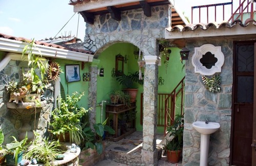 Antigua Guatemala House | Accommodation in Antigua Guatemala! for travelers, couples or families(pet friendly)