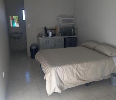Middelburg House | Accommodation Dios Eterno