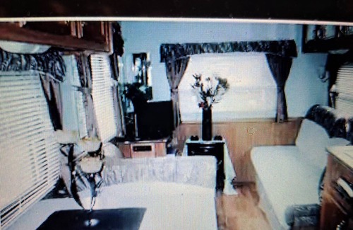 Lac-Saint-Charles House | accommodation in a 29-foot caravan on my private land