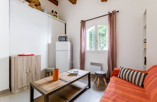 Le Redon House | Accommodation in Villa Piscine Calanques Vélodrome