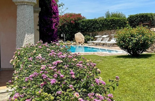 Tanaunella Villa | 🏡Accommodation Rentaln🏊Private swimming pooln🌊Near the sean🪴Private garden