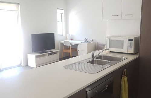 South Brisbane Apartment | Accommodation South Bank Brisbane 25meters from Exhibition & Convention Centre