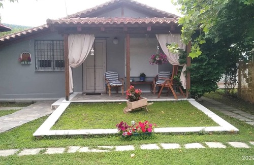 Nei Pori Cottage | Accommodation with a balcony and BBQ garden, located 200m from the beach
