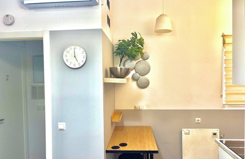Entrevias Apartment | Accommodation with Jacuzzi Central Madrid