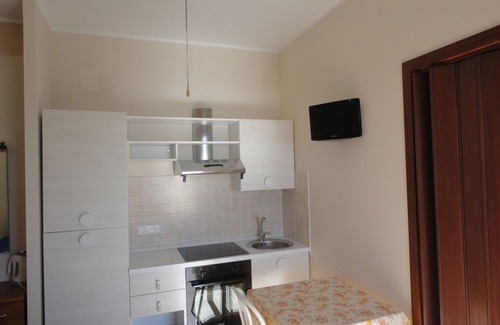 Stazzo Apartment | Acirealevacanze - Romantic room by the sea!
