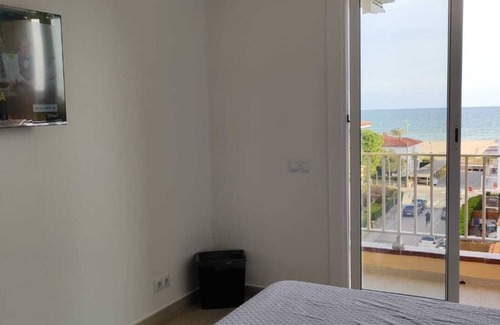 Comarruga Apartment | Acogedor Apartamento en la Playa de Sant Salvador - Increíbles Vistas al mar