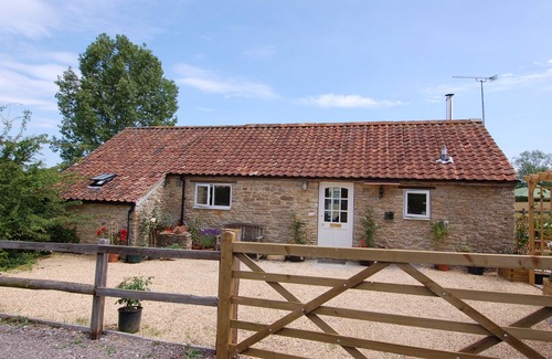 Bruton Cottage | ACORN COTTAGE, pet friendly, country holiday cottage in Bruton