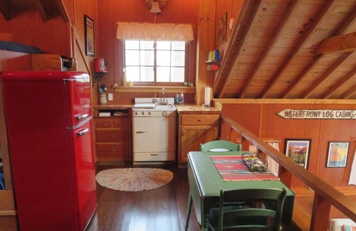 Pentwater Cabin | Acorn Hill Cabin with Pentwater Lake Access