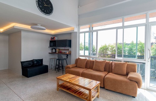 Sanambin Hotel | Acozyposhtel