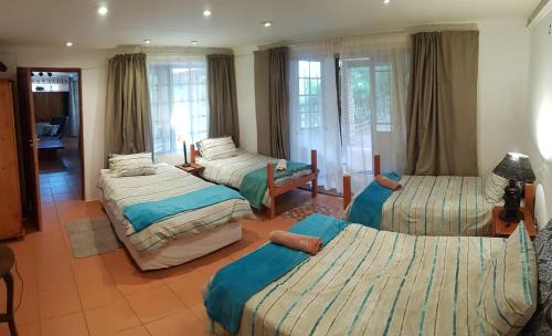 Emgwenya Cabin | Acra-Retreat Mountain View Lodge